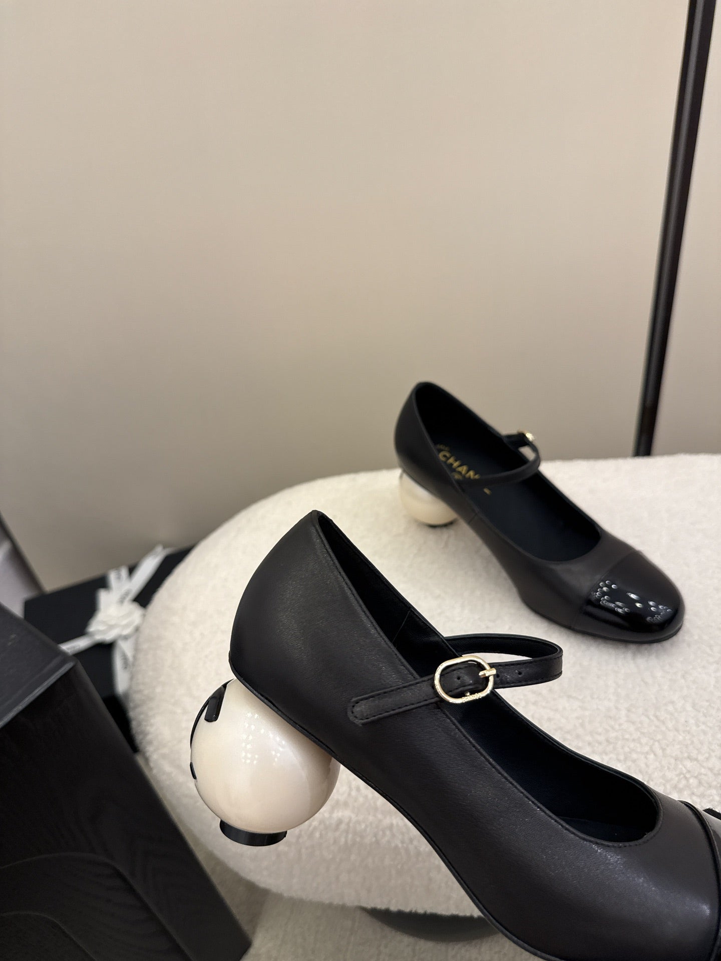CC 25A Double C Giant Pearl Heel Mary Janes Black Cowhide 127024