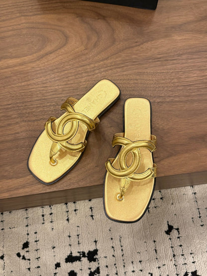 CC 26 Sandal Gold in Cowhide 748529