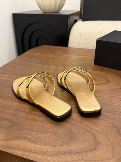 CC 26 Sandal Gold in Cowhide 748529