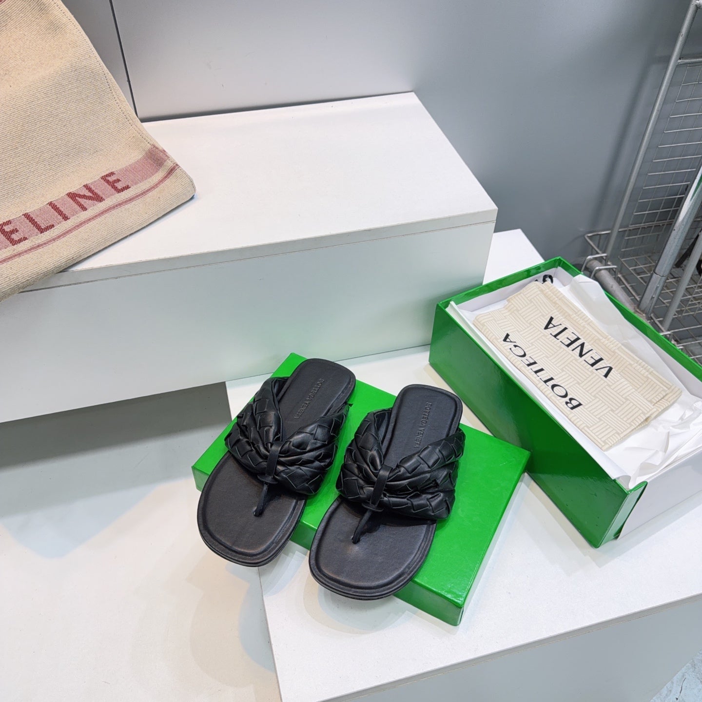 BV 26ss Thong Flip-Flops Black Leather 842947