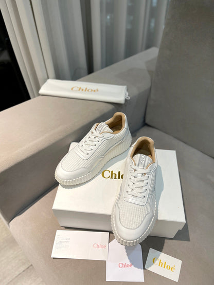 CHLO_ NAMA SNEAKER IN WHITE LAMBSKIN AND SUEDE