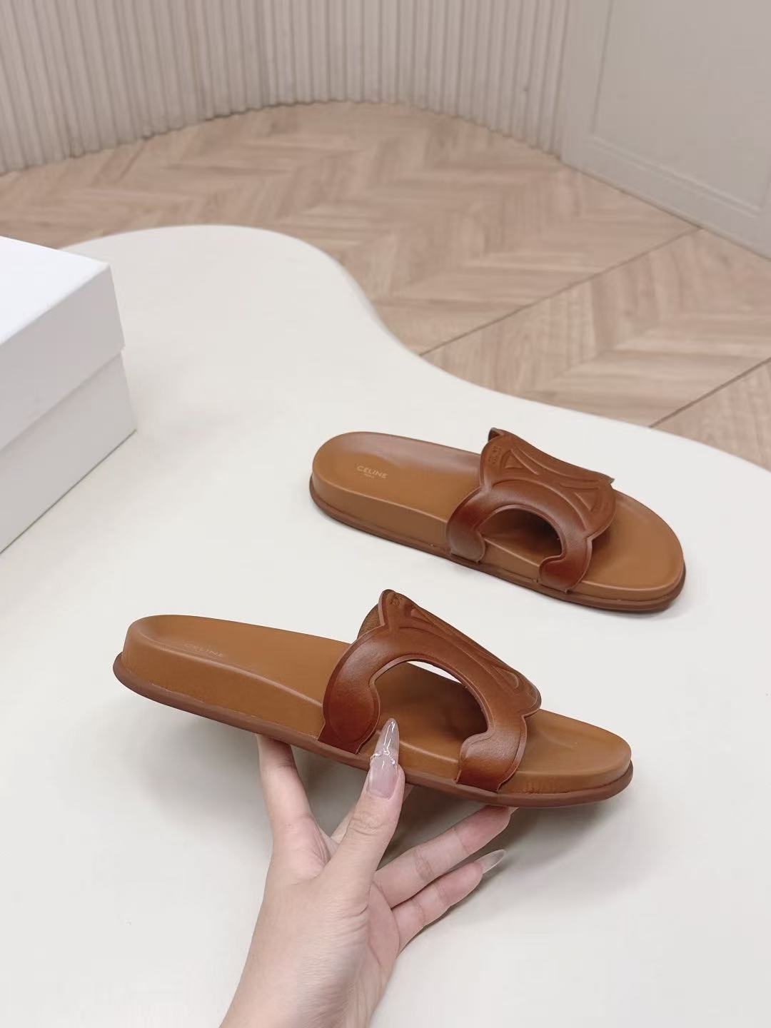 CELINE SANDALS BROWN CALFSKIN