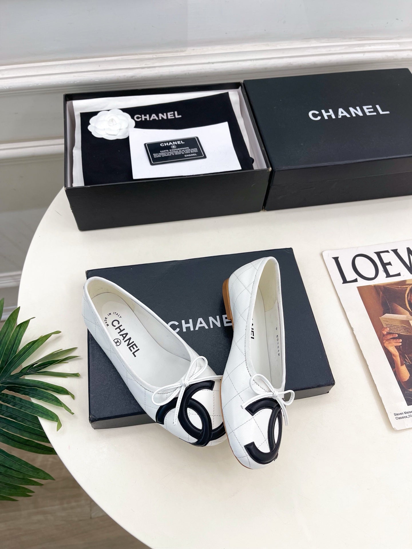 CC 26 COCO BEACH WHITE BLACK IN COWHITE LEATHER