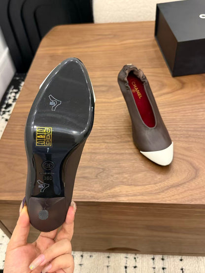 CC 26 Pumps 85mm Brown White in Sheepskin