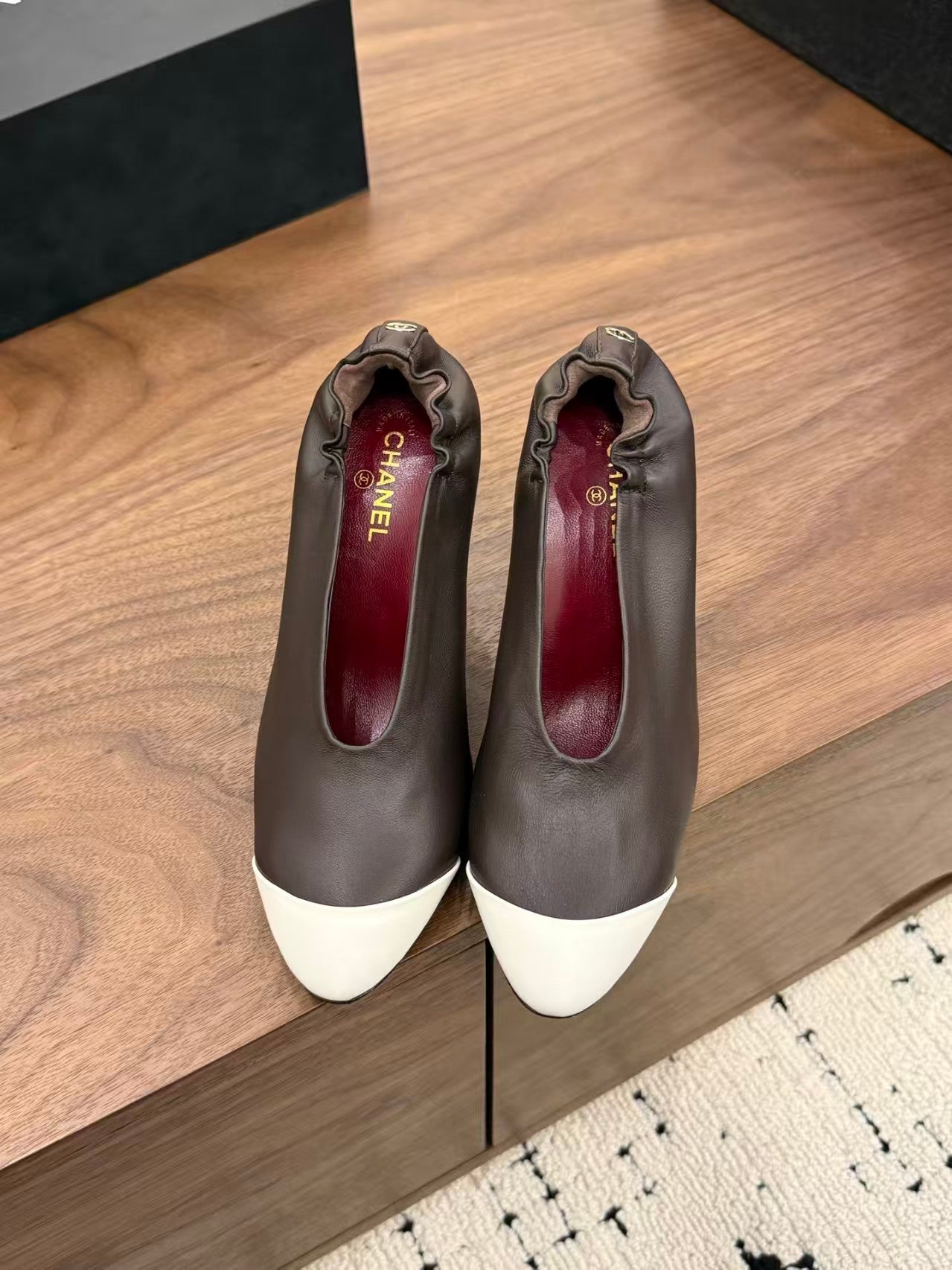 CC 26 Pumps 85mm Brown White in Sheepskin