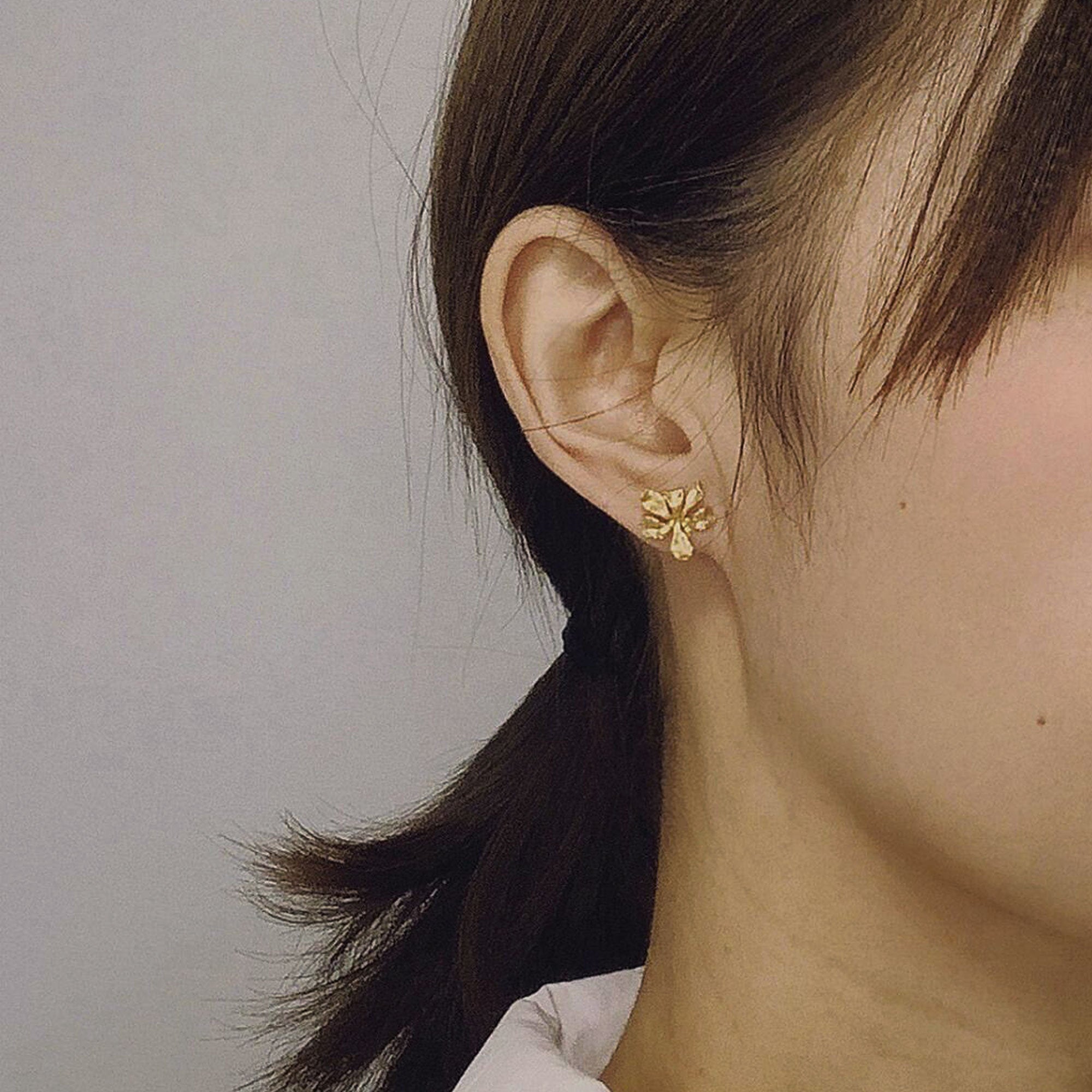 IRIS EARRING STUDS