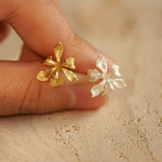 IRIS EARRING STUDS