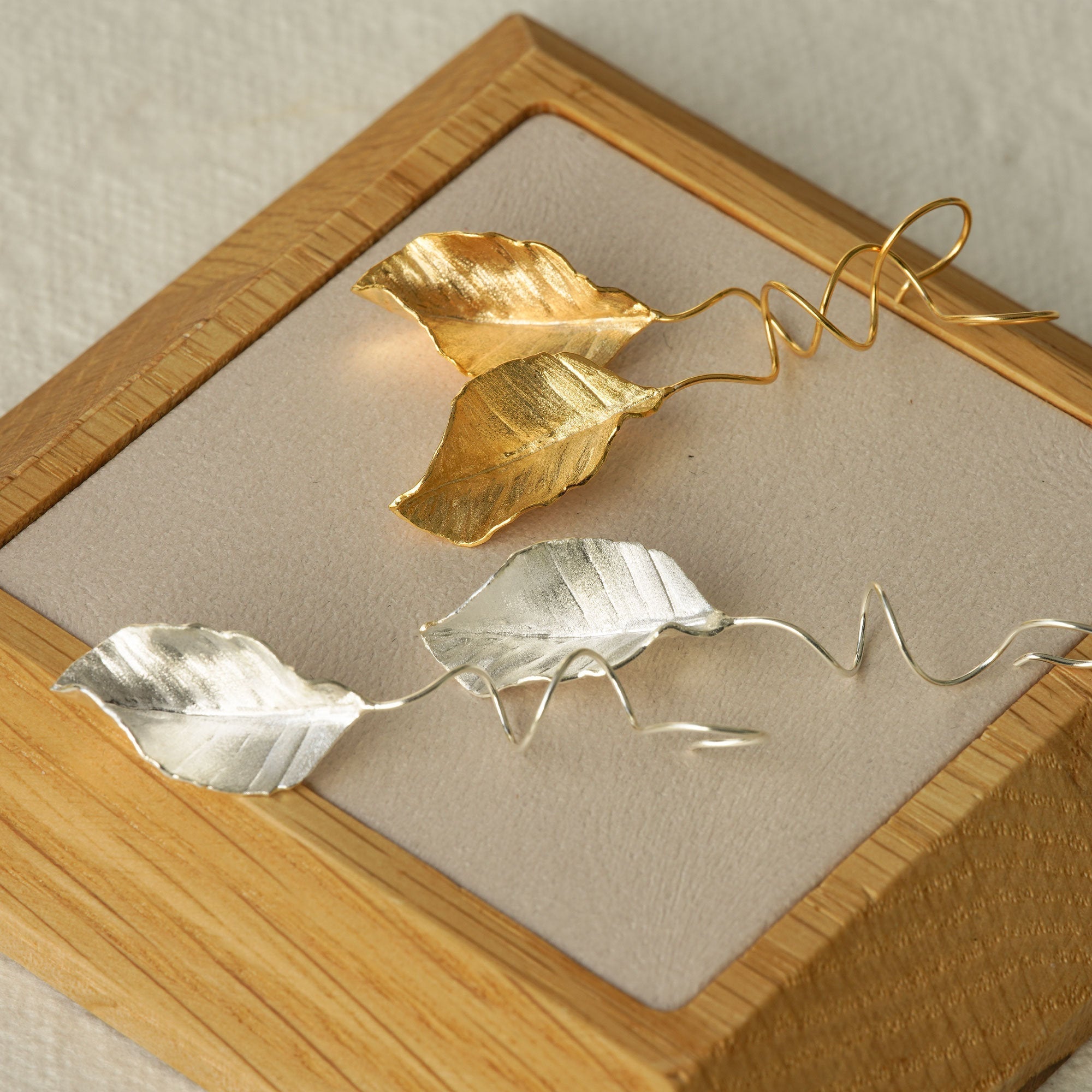 LEAF ANGLE EARRINGS