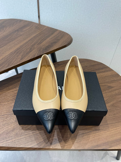 CC 26s Ballet Flats Beige Black Lambskin 624240
