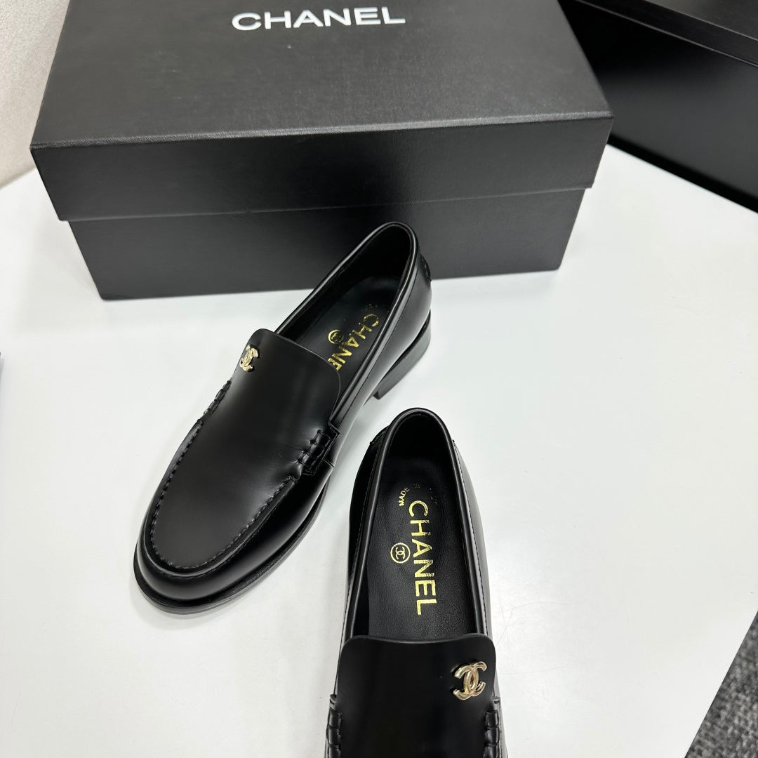 CC SS 2026 Pre Loafer Black Calfskin 630471