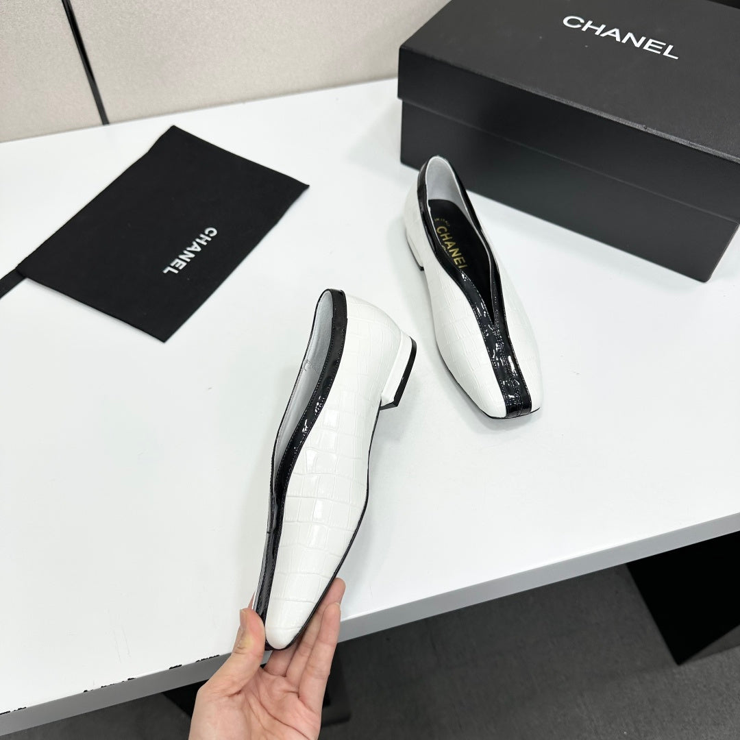 CC 26s Ballet Flats White Glossy Crocodile Embossed Calfskin 743138