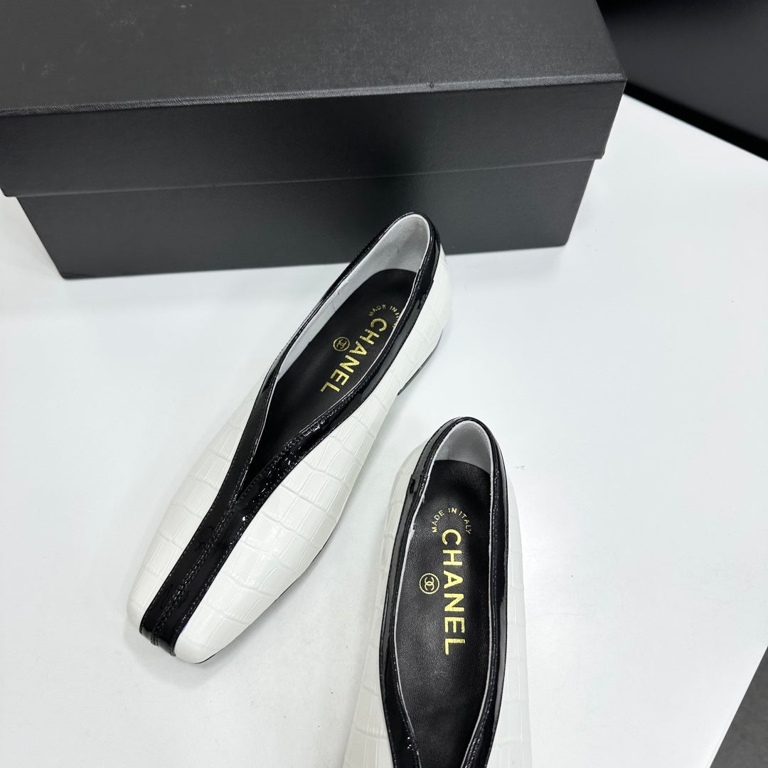 CC 26s Ballet Flats White Glossy Crocodile Embossed Calfskin 743138