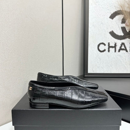 CC 26s Ballet Flats Black Glossy Crocodile Embossed Calfskin 743139