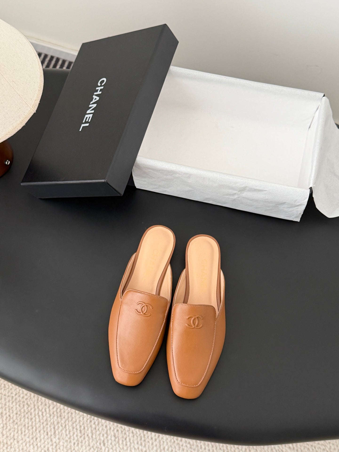 CC 26SS Loafers Mule Beige Lambskin 670819